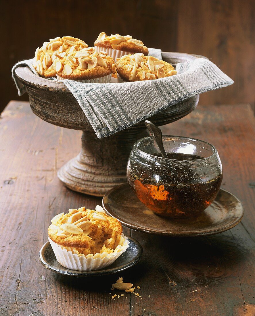 Pastinaken-Muffins mit Mandeln und Orangen