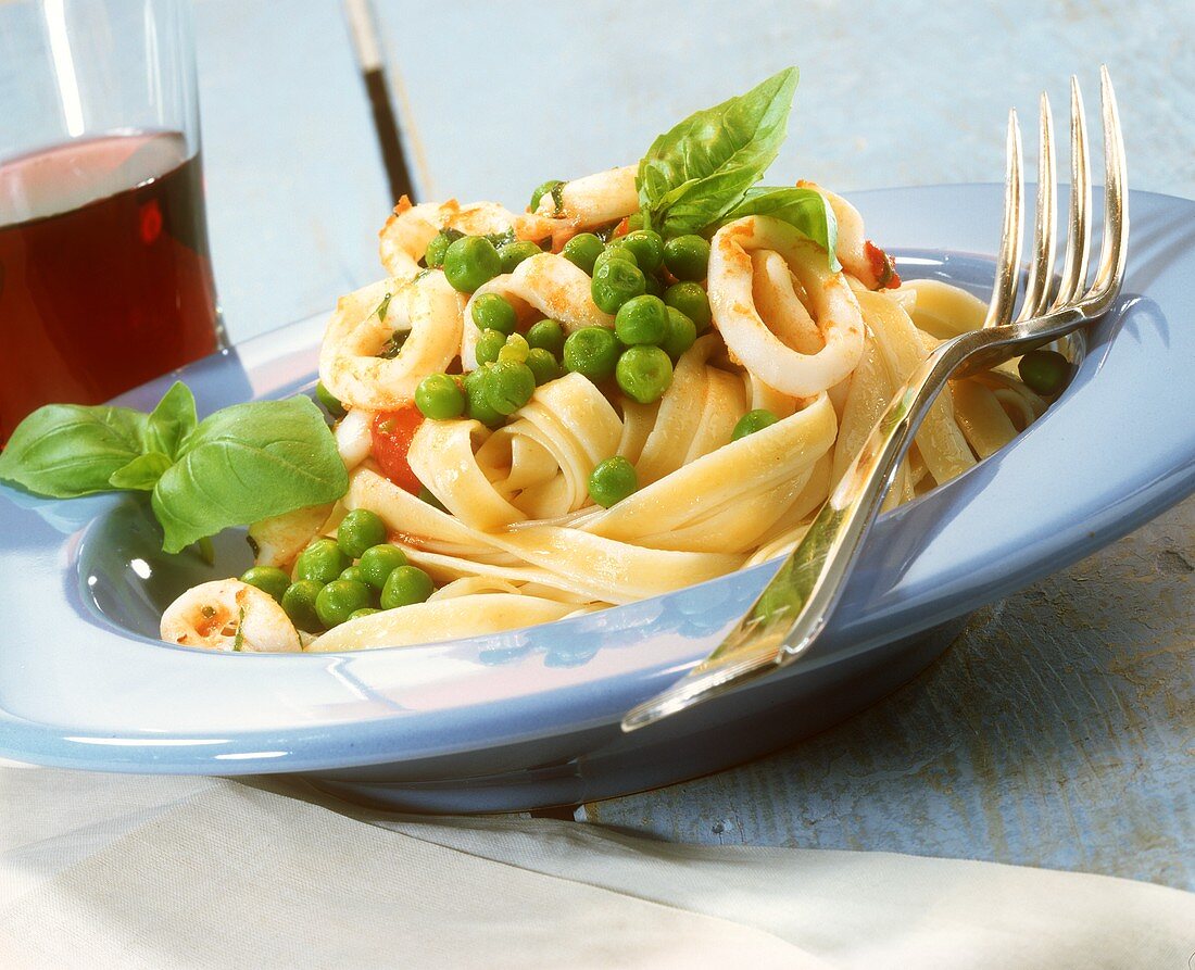 Fettuccine with cuttlefish and peas