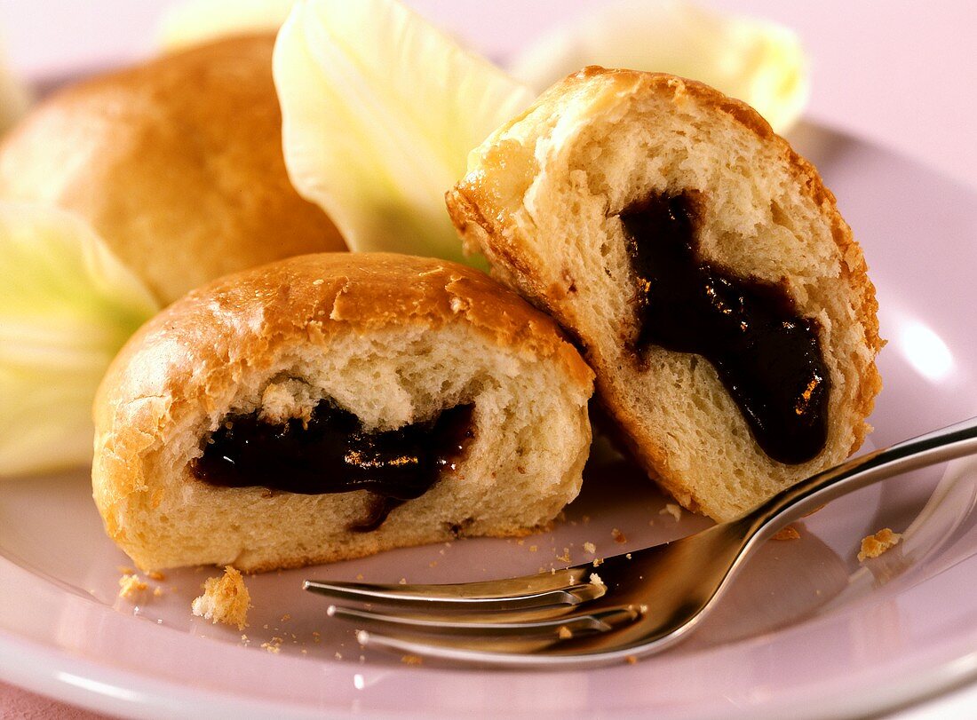 Yeast rolls with Powidl (plum puree) for diabetics