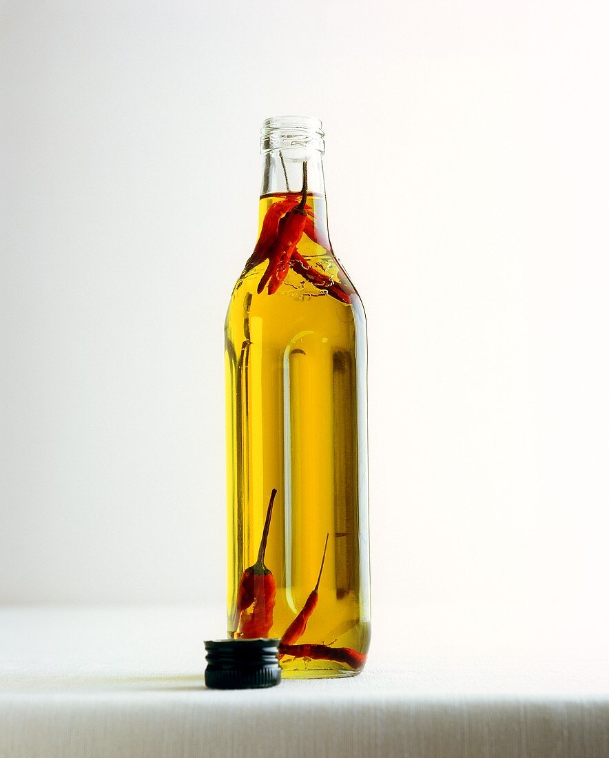 Olio Santo (Olivenöl mit Peperoncini)