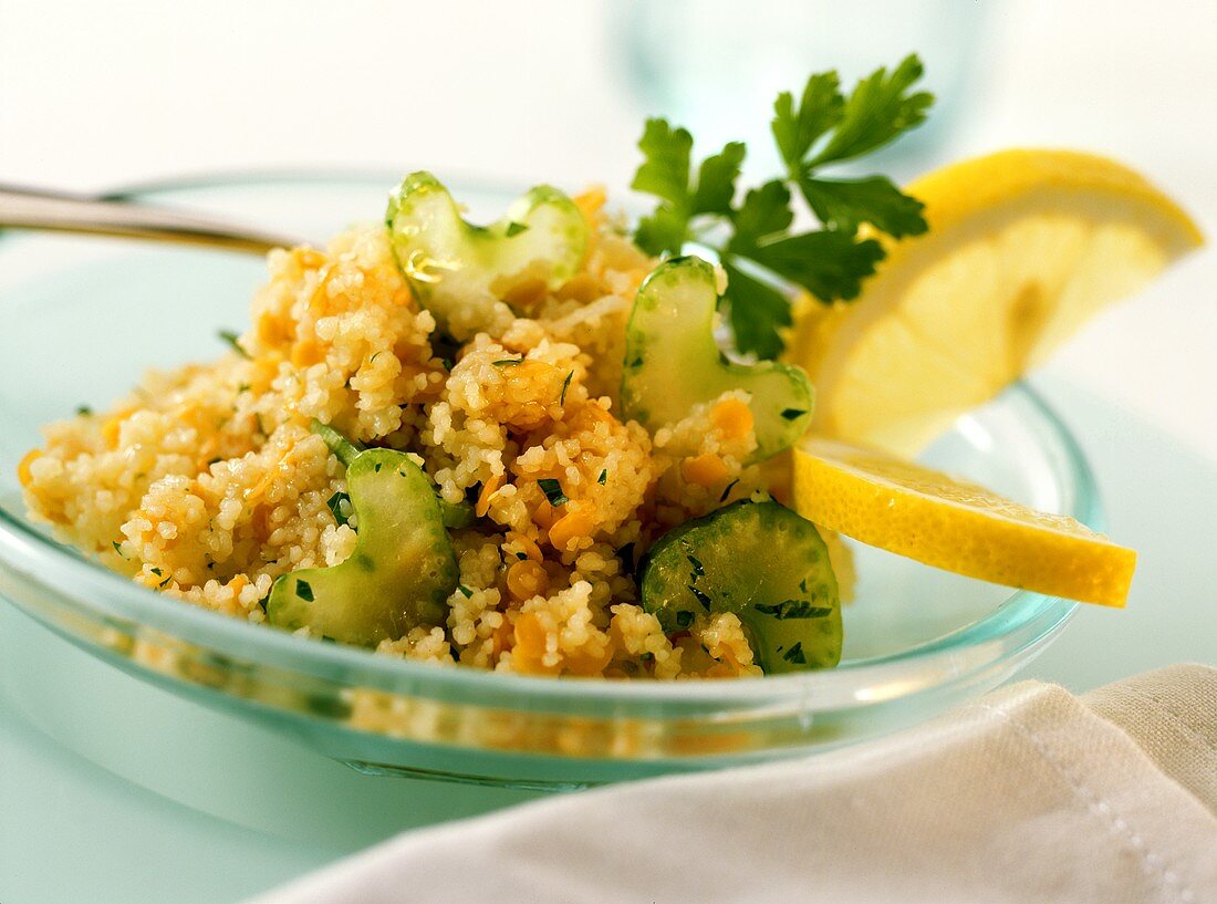 Lauwarmer Linsen-Couscous-Salat mit Staudensellerie