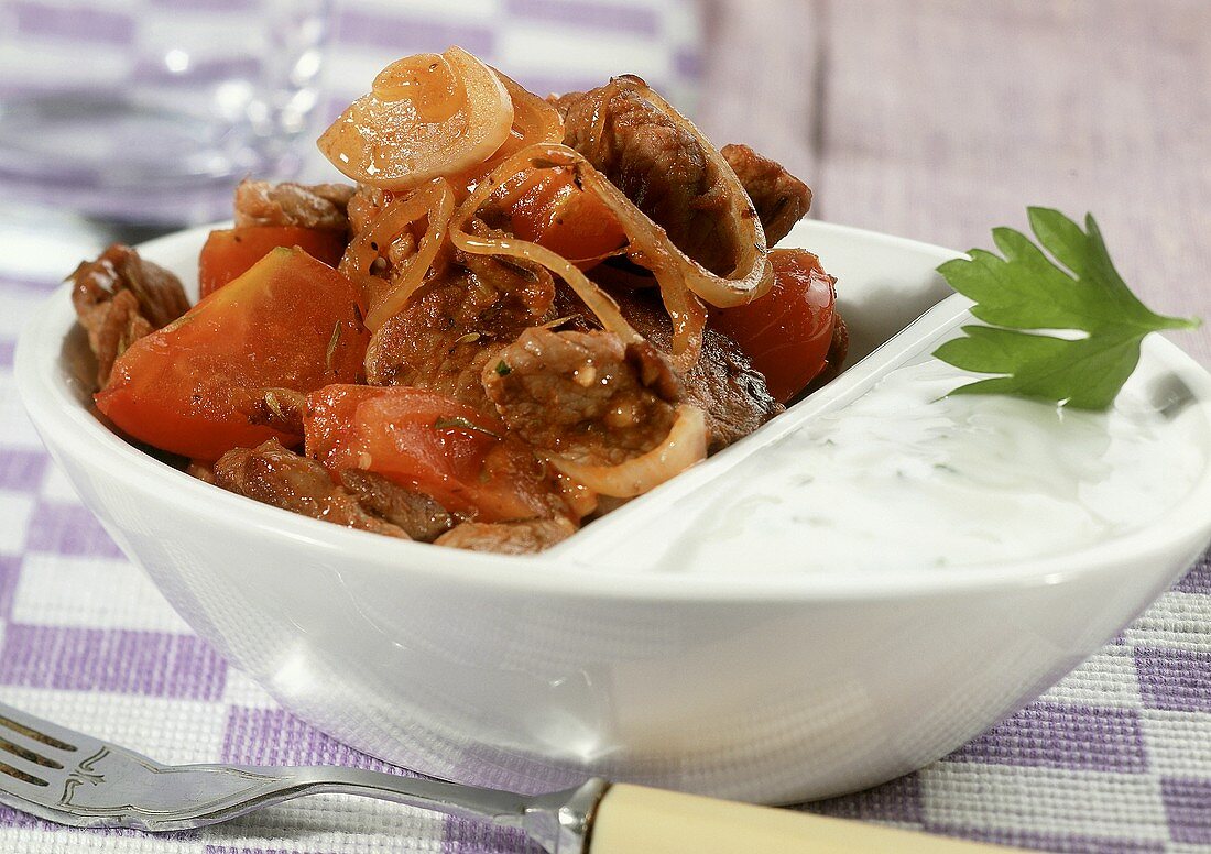 Lamb gyros with yoghurt