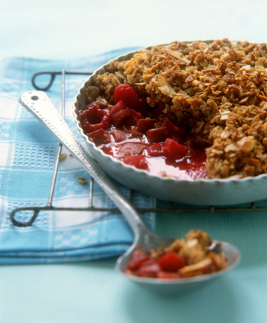 Rhubarb and raspberry crumble