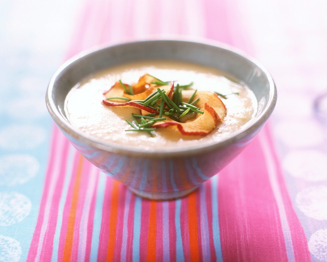 Apple and horseradish soup with chives