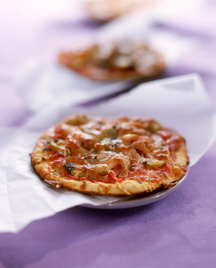 Pizza with apples and onions