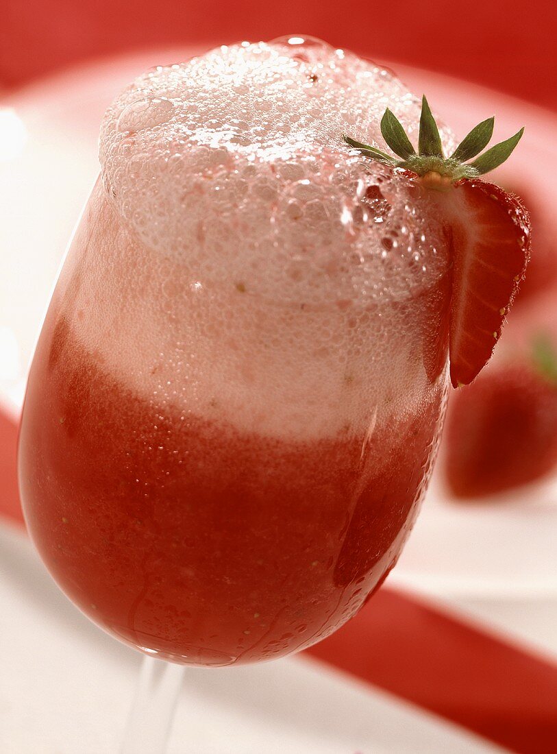 Sweet Ruby (strawberry cocktail with Prosecco)