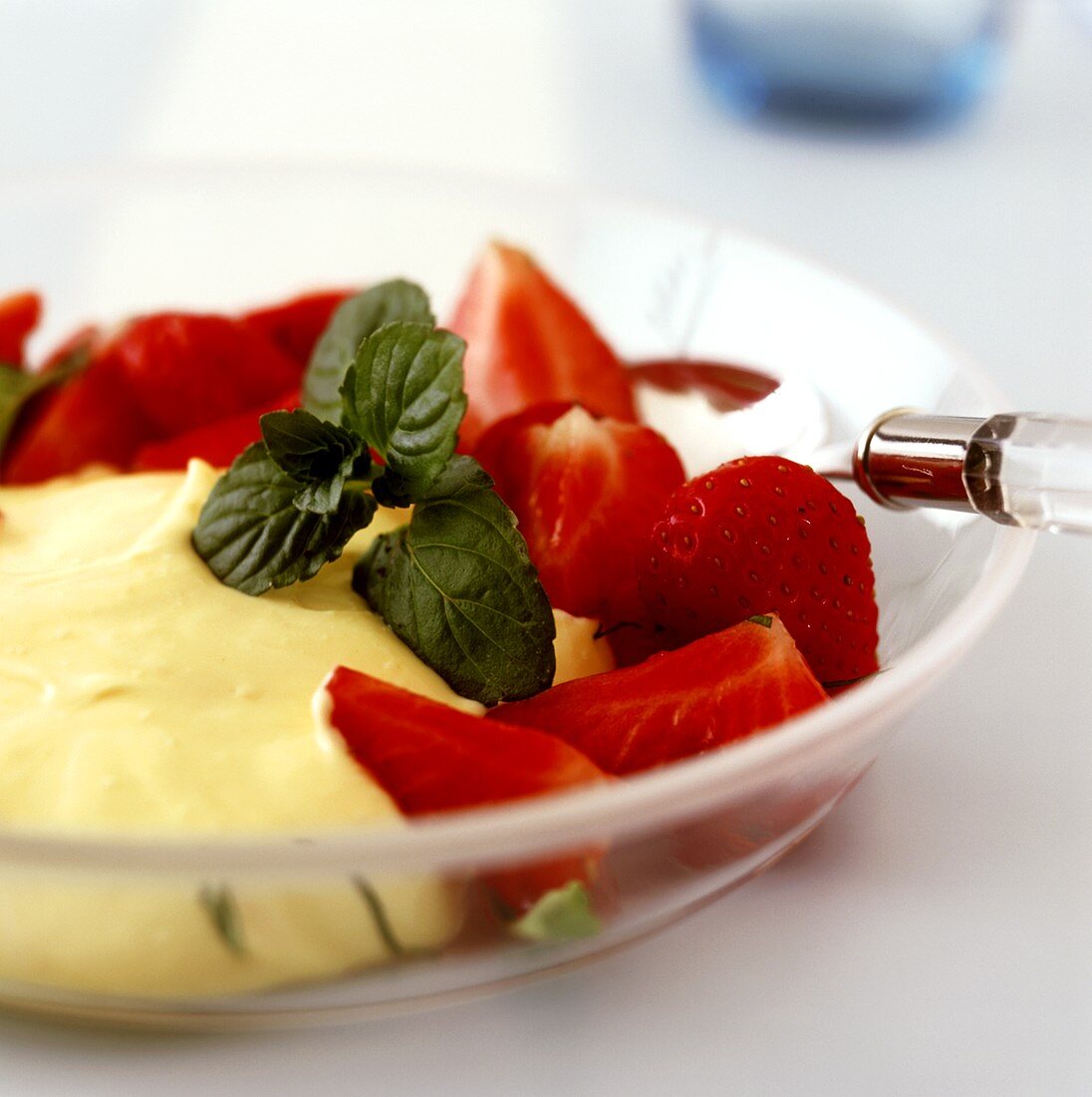 Fresh strawberries with vanilla cream