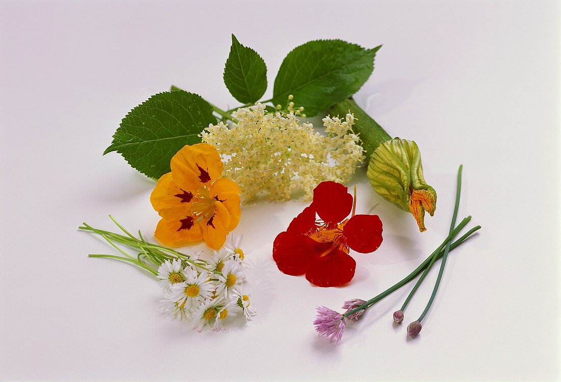 Various edible flowers