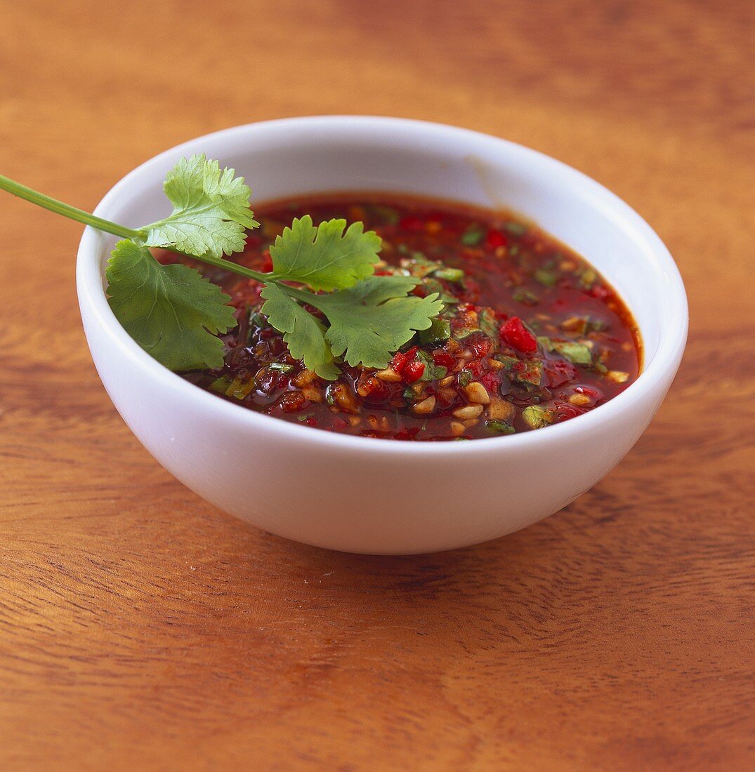 Thailändische Chilisauce mit Koriander