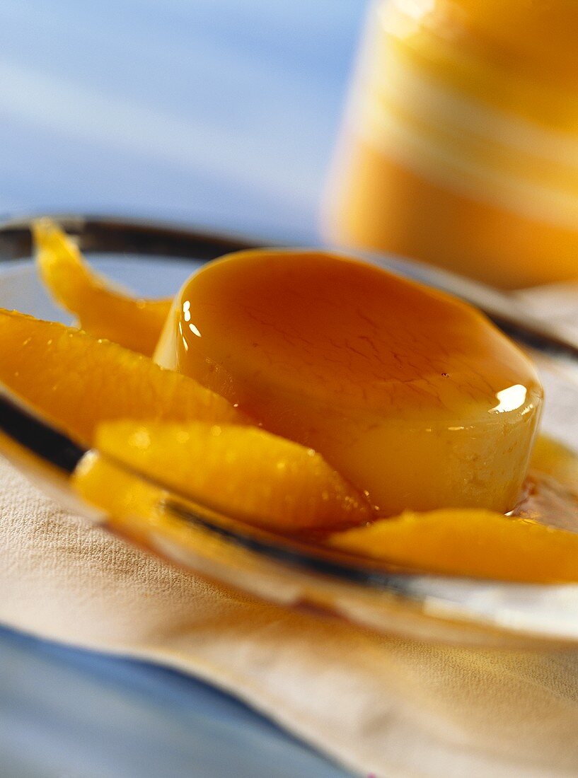 Crème Caramel mit Orangen