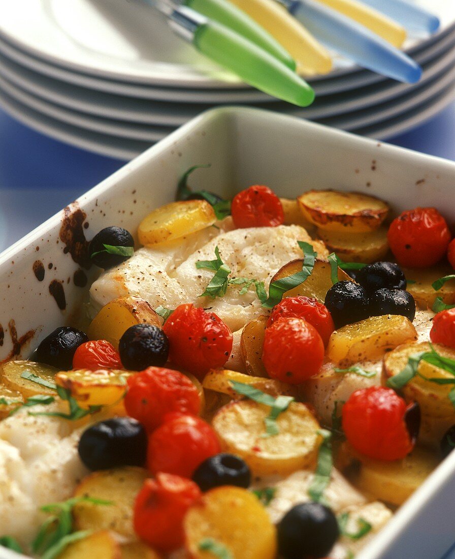 Merluzzo al forno (Kabeljau mit Kartoffeln, Oliven & Tomaten)