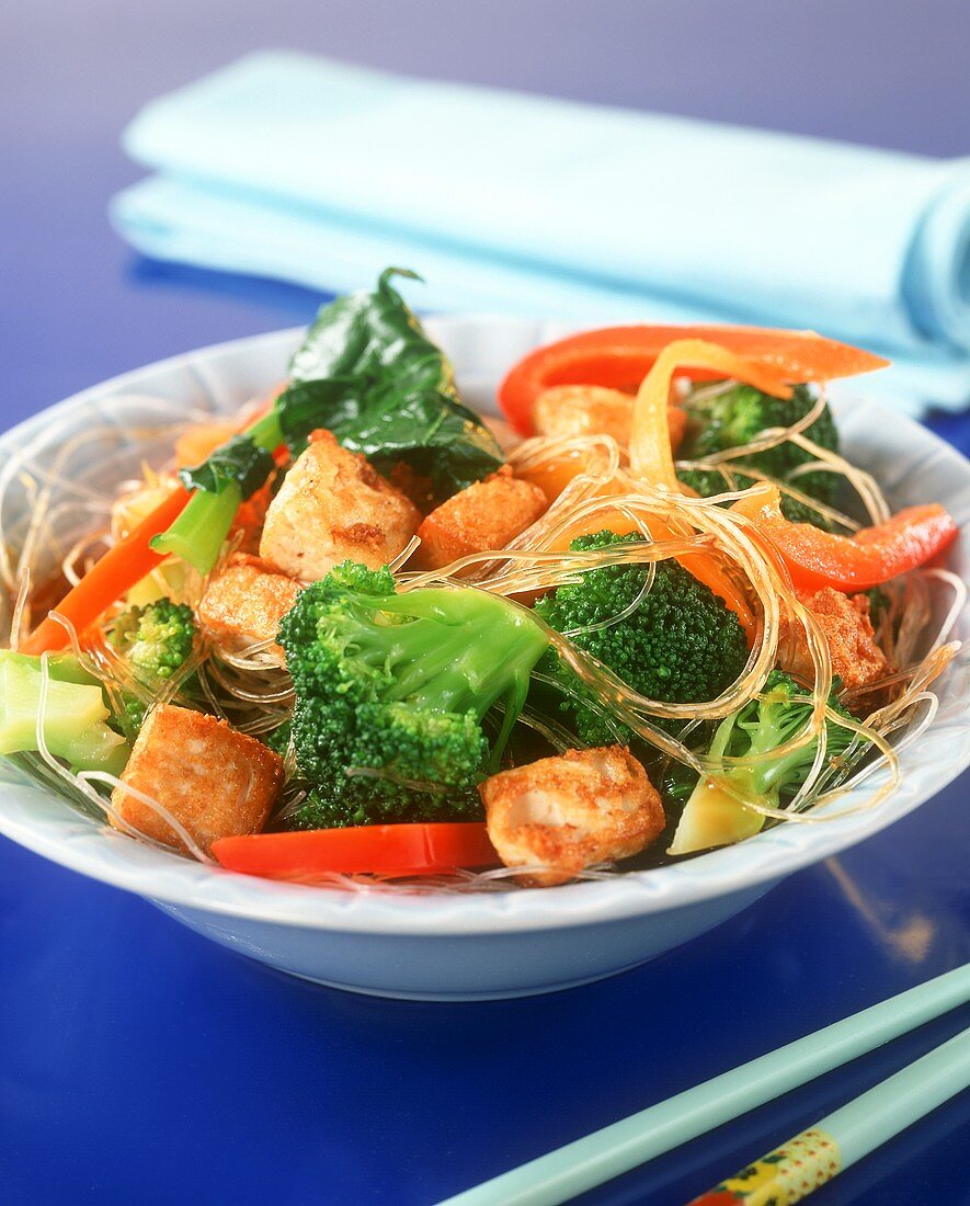 Fried vegetables from the wok with glass noodles and tofu