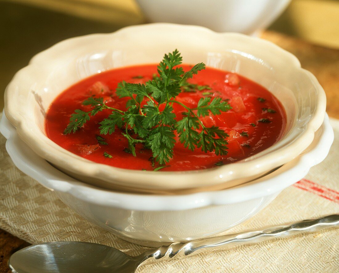 Tomatensuppe mit Petersilie