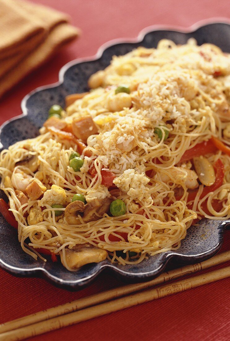 Singapore style fried rice noodles with shrimps and egg
