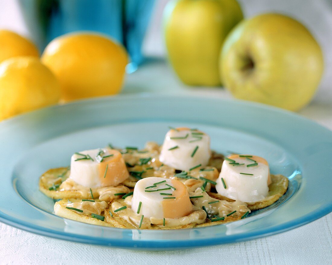 Surimi von der Jakobsmuschel mit gedünsteten Äpfeln