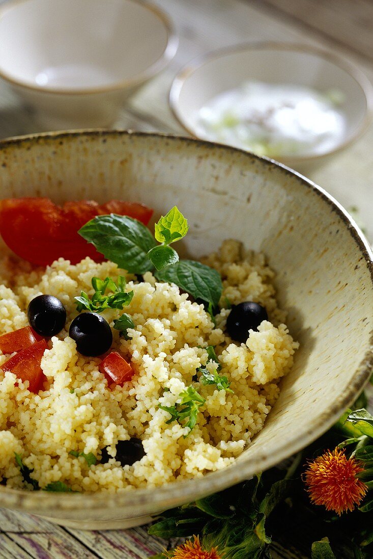 Couscous mit Tomaten und Oliven