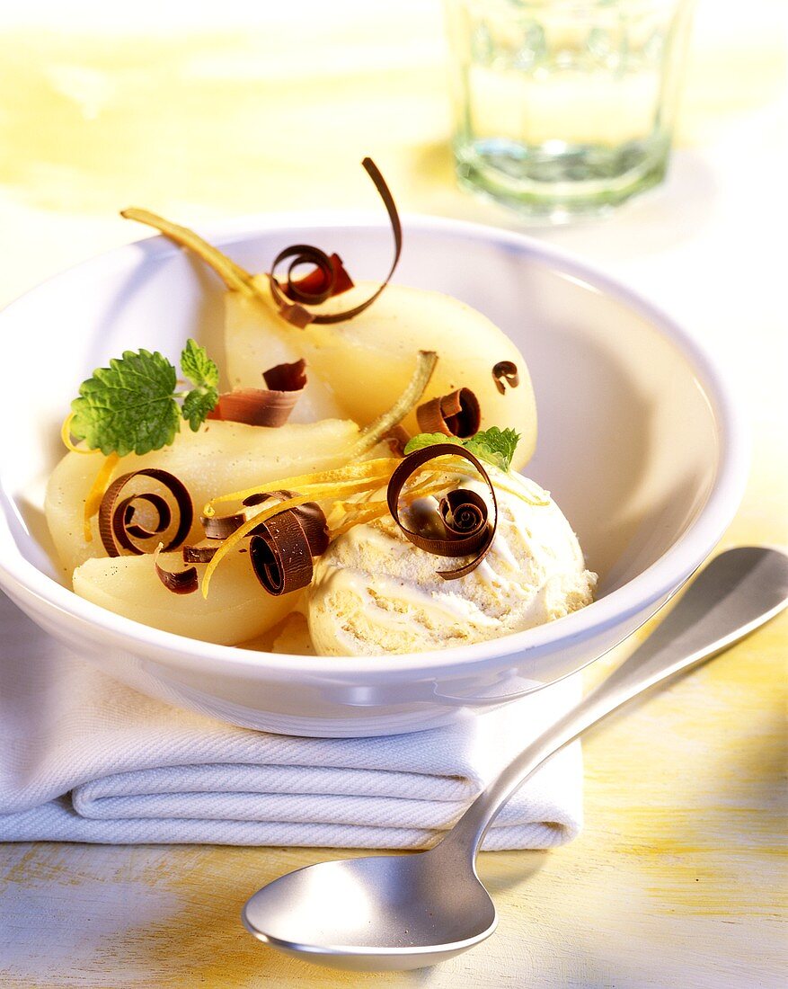Pear compote with vanilla ice cream