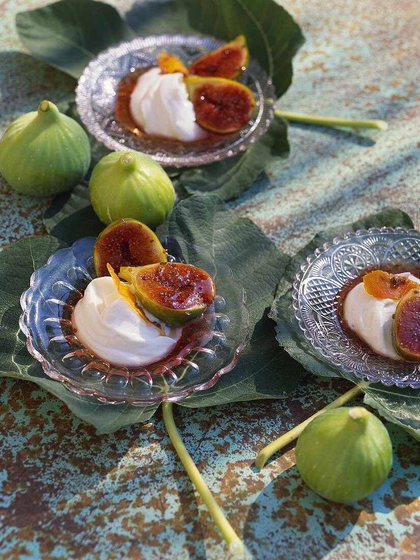 Figues au chèvre (braised figs with fresh goat's cheese)