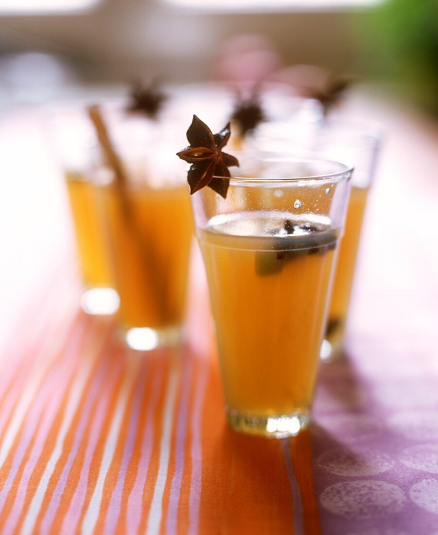 Hot apple juice with spices