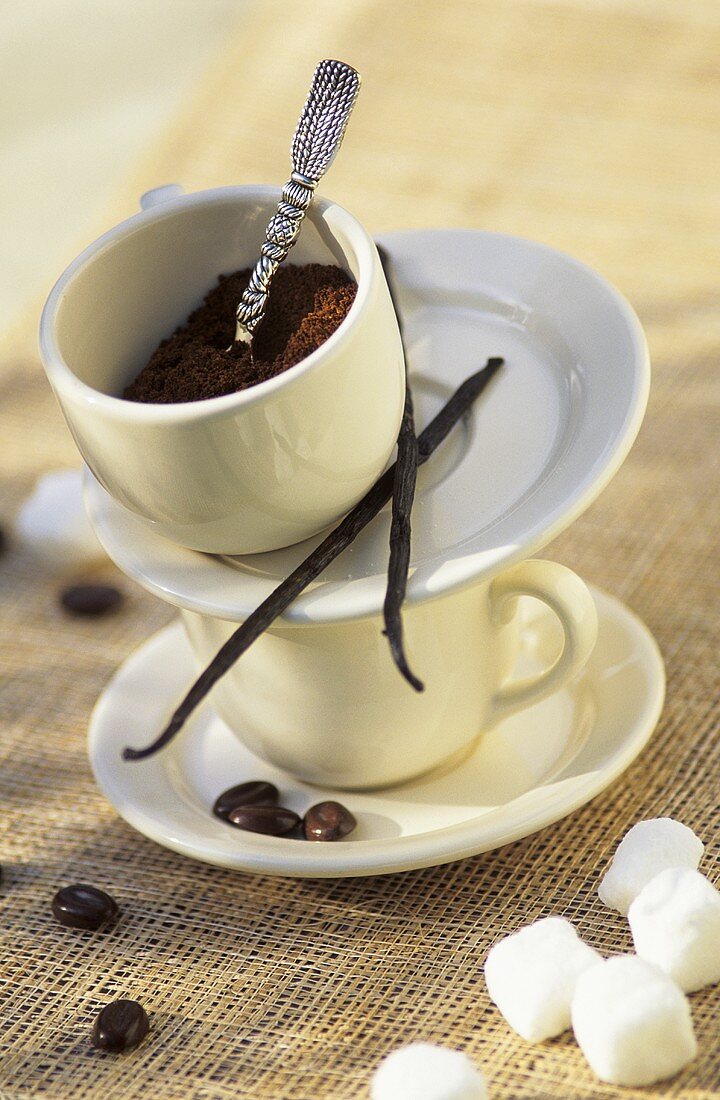 Zutaten für einen 'Café chocolat' mit Vanille