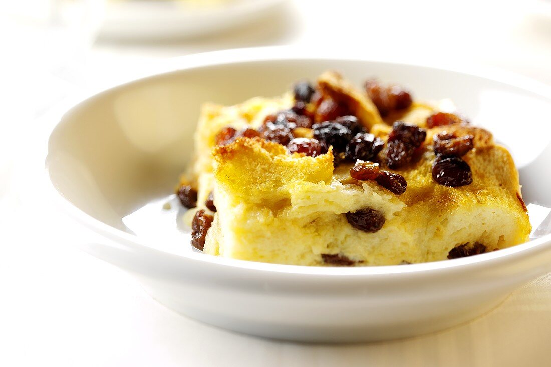 Bread and butter pudding (England)