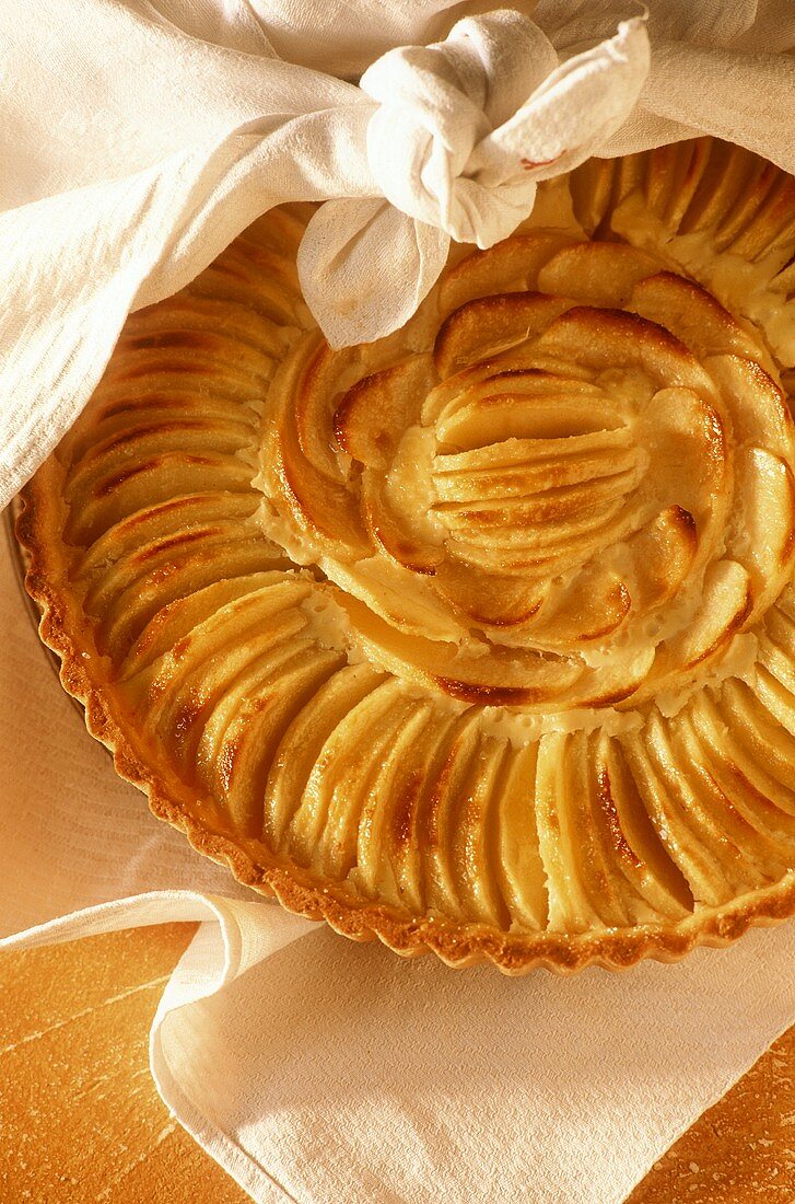 Tarte aux pommes (French apple tart)