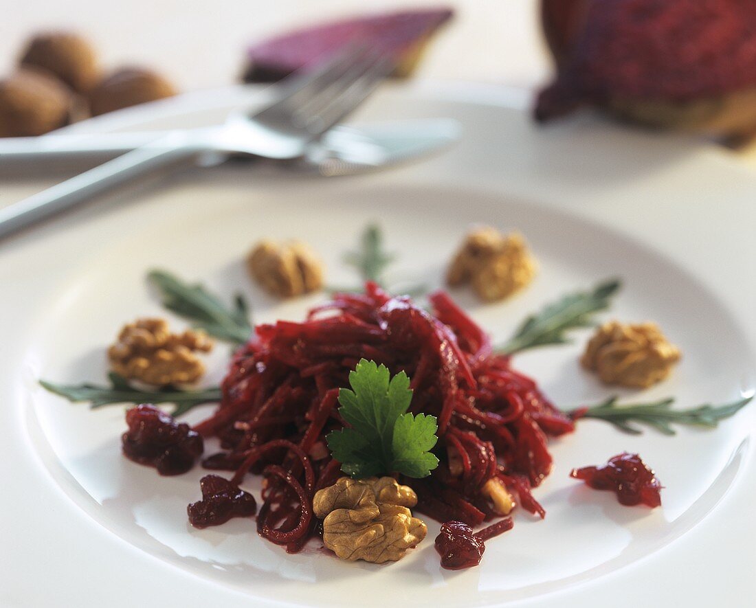 Beetroot salad with walnuts