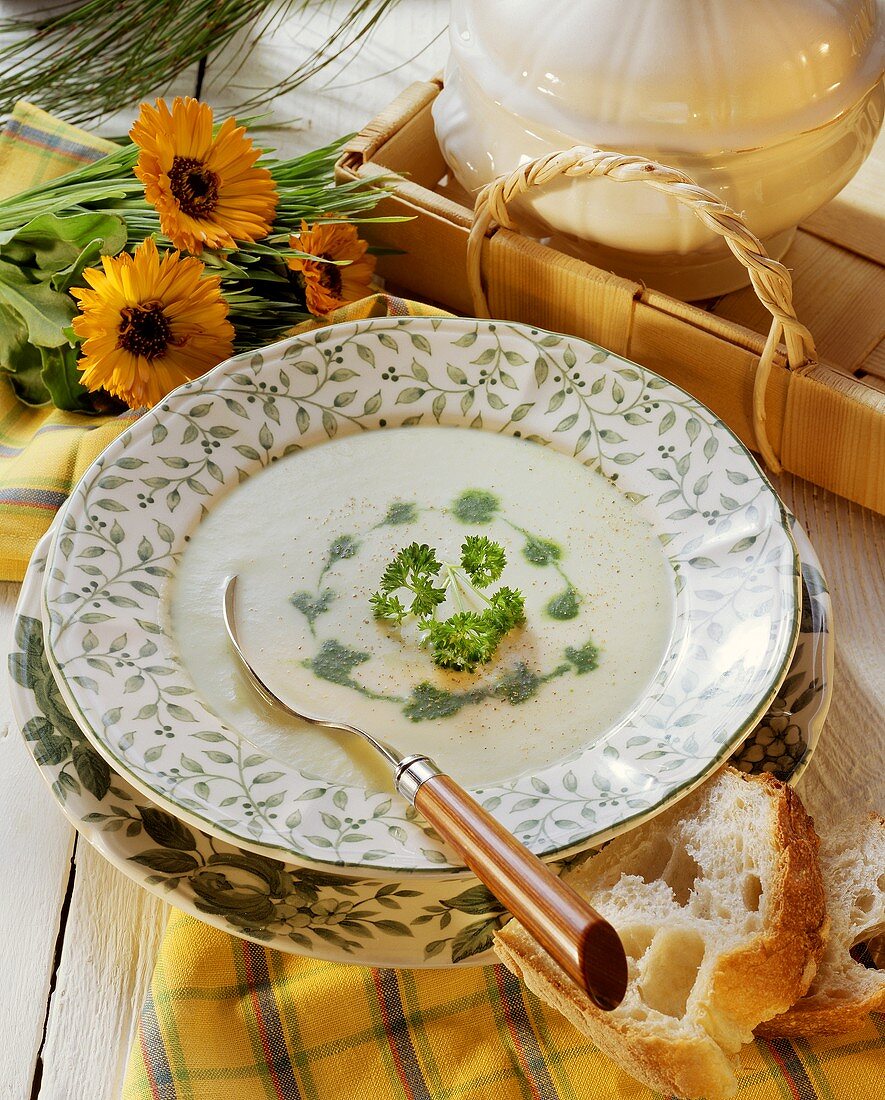 Cauliflower soup with parsley paste (Australia)