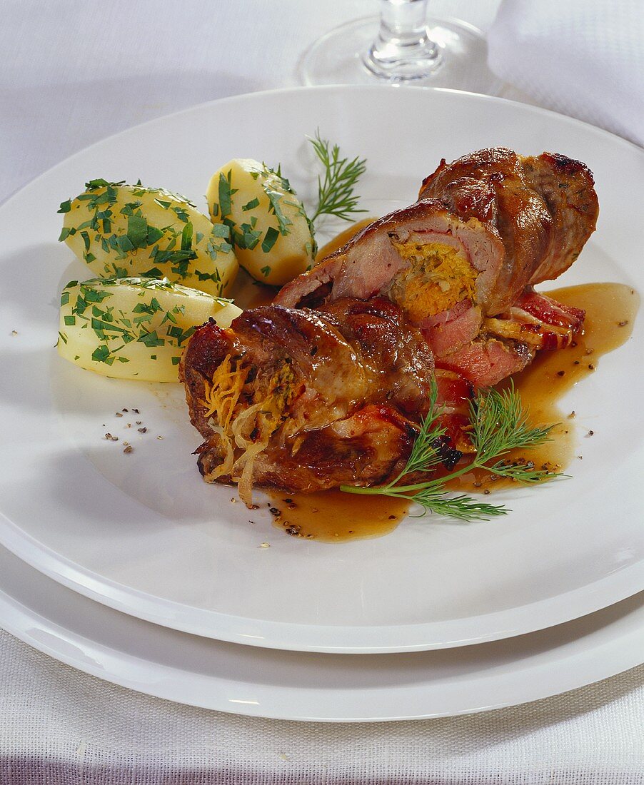 Sauerkrautroulade (Schweineroulade mit Sauerkraut, Thüringen)