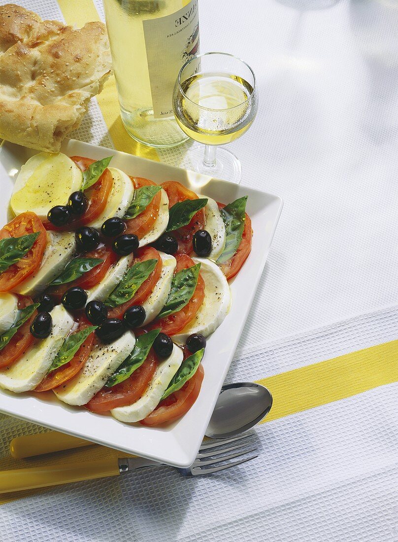 Insalata caprese (tomatoes & mozzarella), Italy