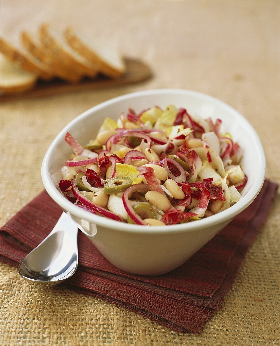 Bean salad with chicory, radicchio and olives