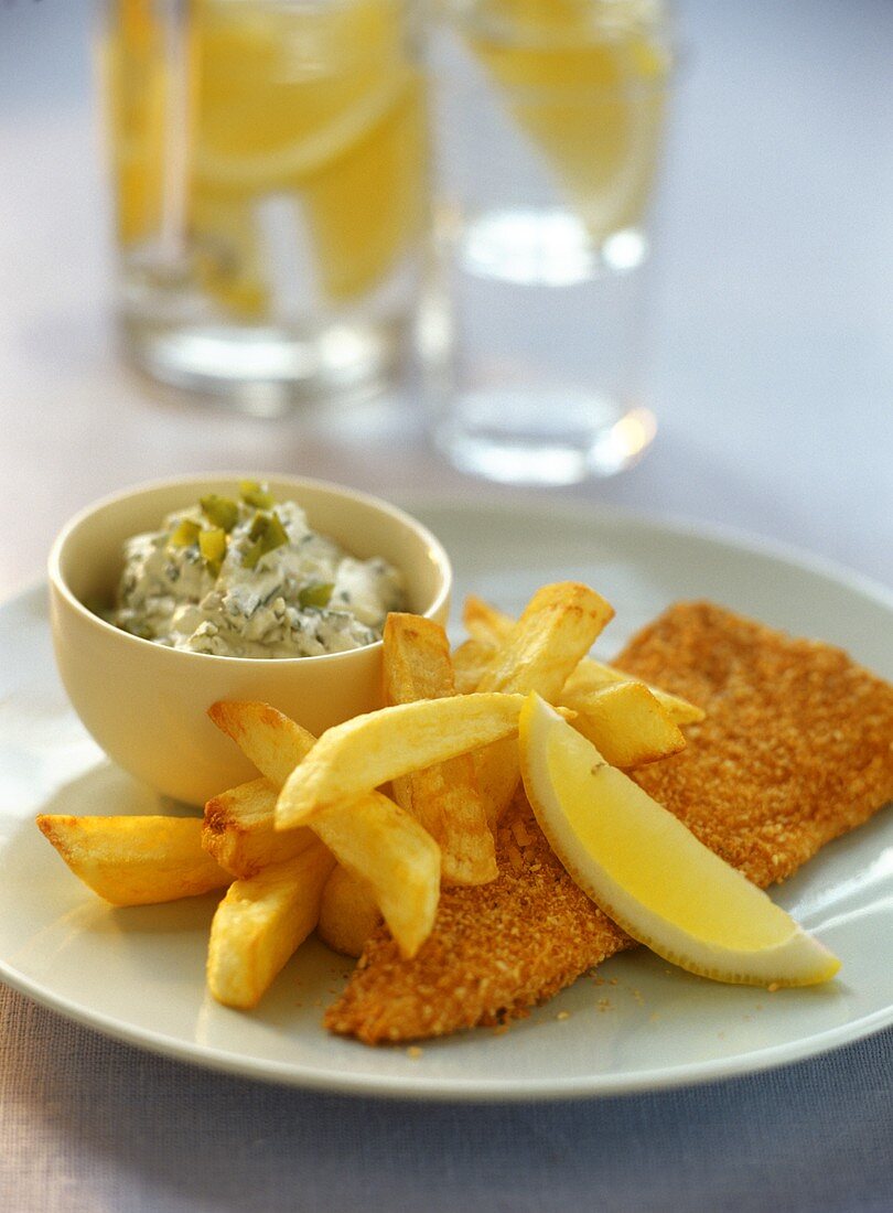Fish and chips with sauce tartare
