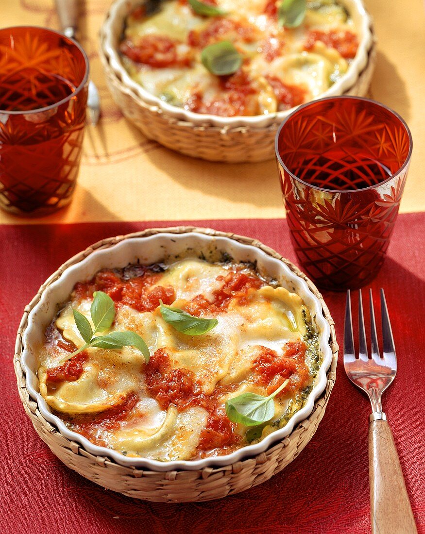 Ravioli and tomato gratin