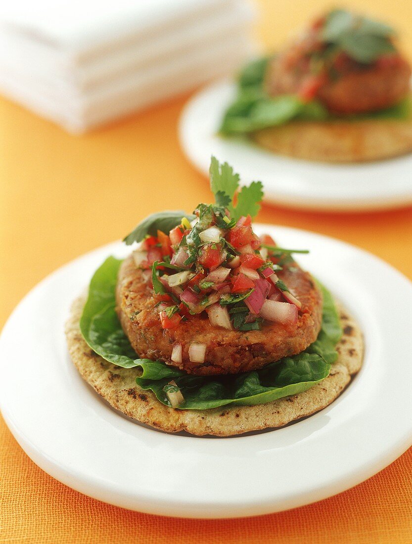 Mexican burger (flatbread with burger & onion & tomato salsa)