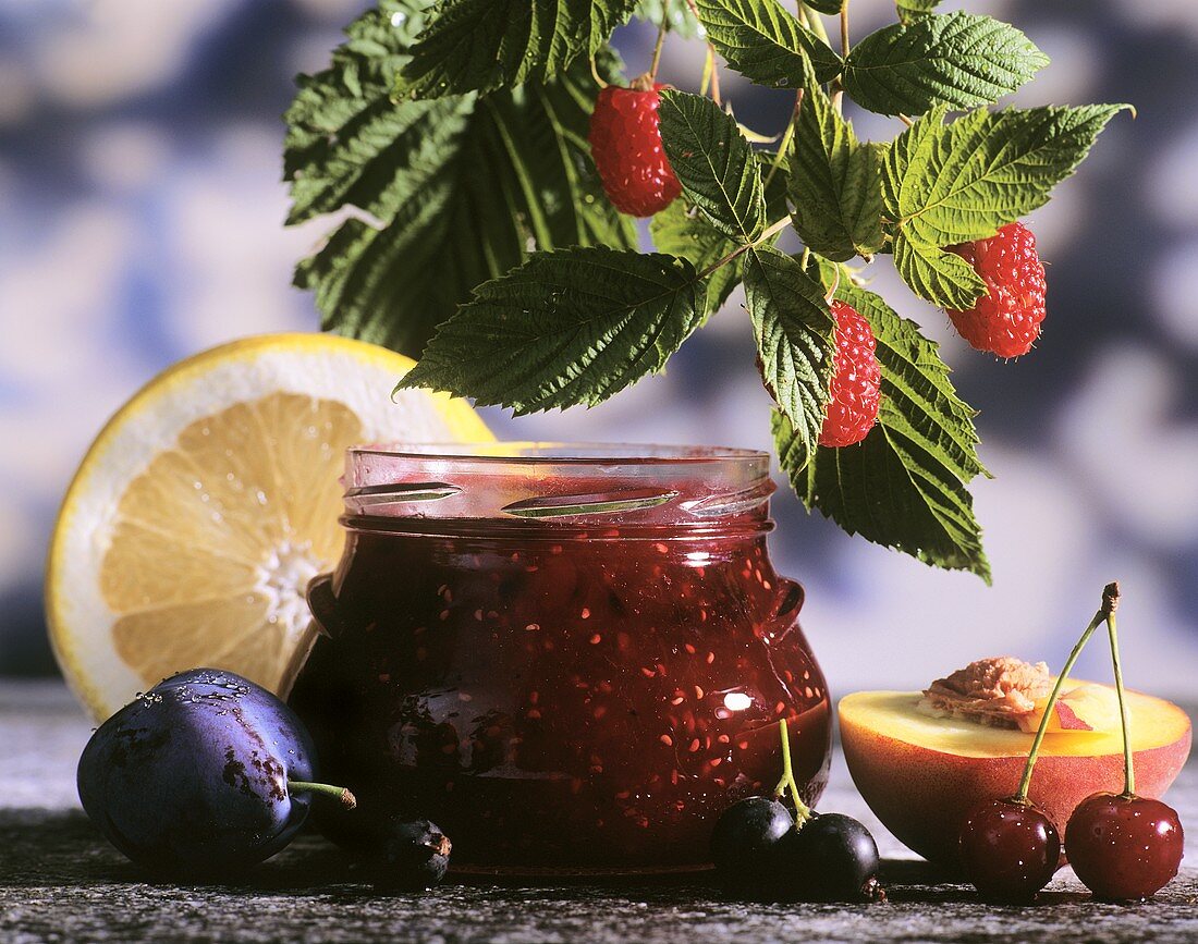 Marmelade aus fünf Früchten