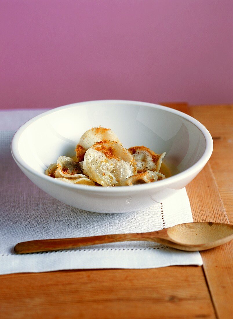 Pelmeni (Teigtäschchen mit Hackfleischfüllung, Sibiren)