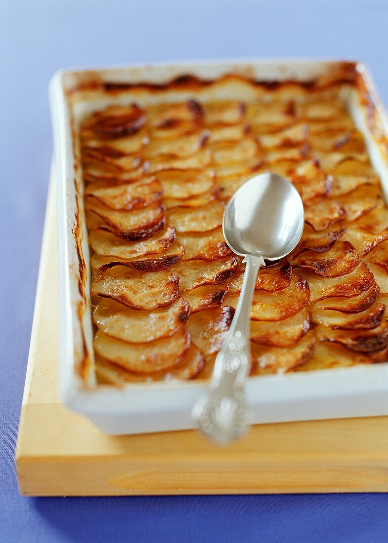 Boulangère potatoes (Kartoffelauflauf mit Pastinaken)