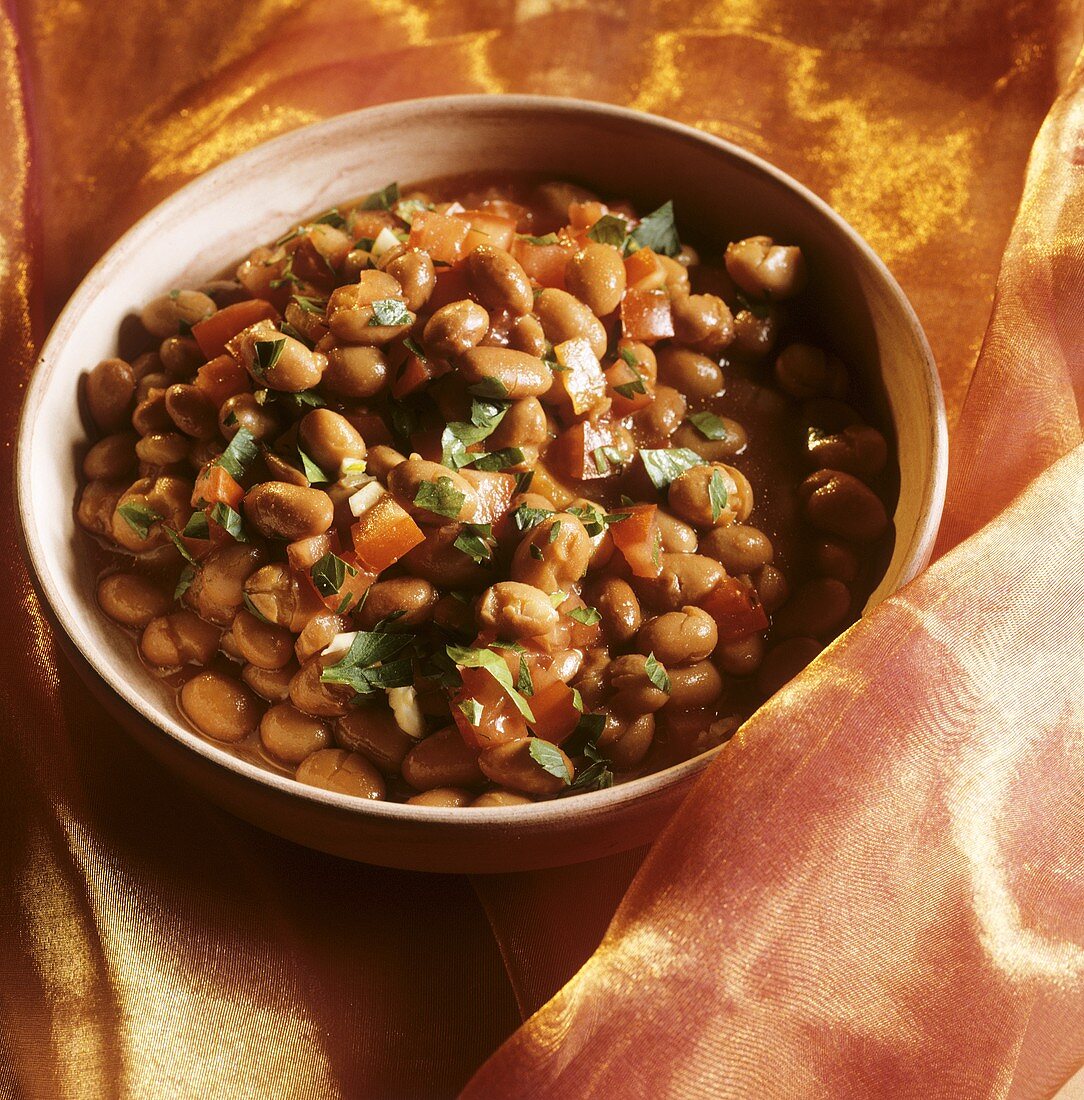 Foul (bean stew with garlic, Egypt)