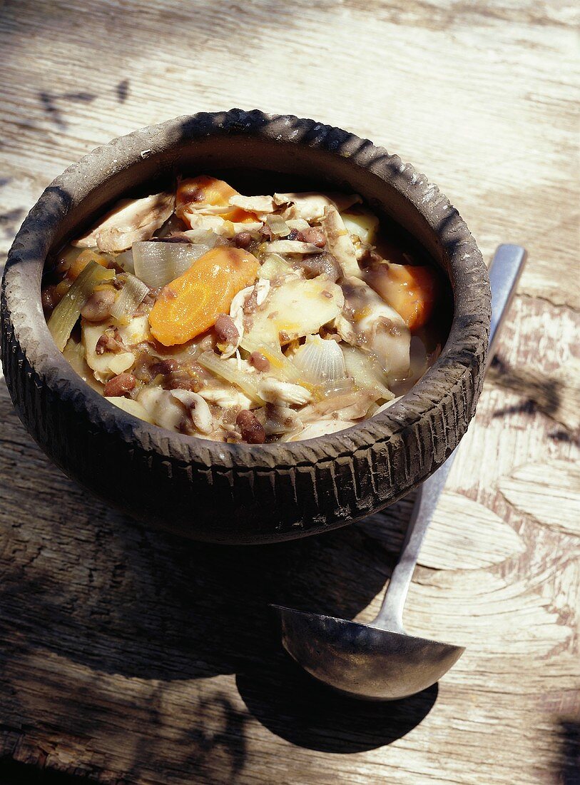 Cholent with chicken (stew of pulses with chicken, Israel)