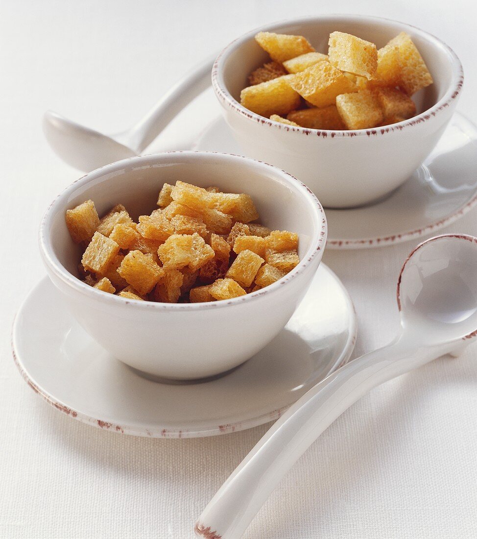 Buttered croutons in dishes