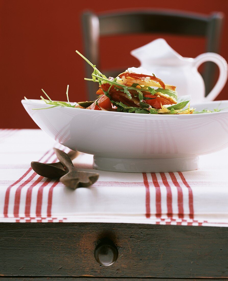 Bread salad with rocket and tomatoes