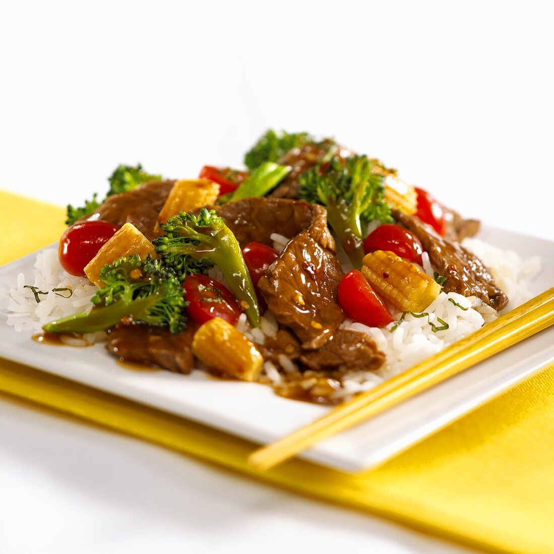 Strips of beef with vegetables, Thai style