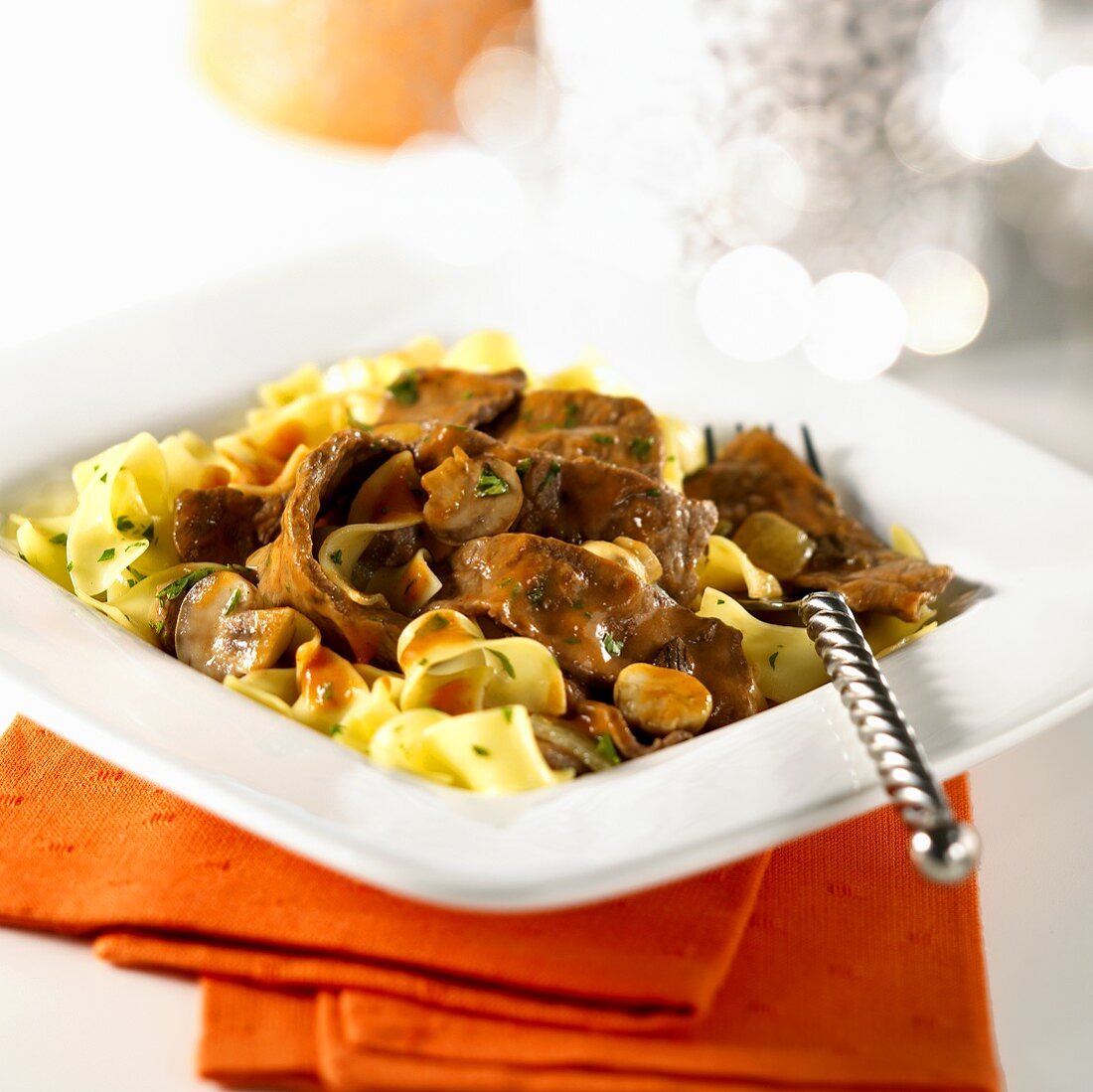 Beef Stroganoff auf Bandnudeln