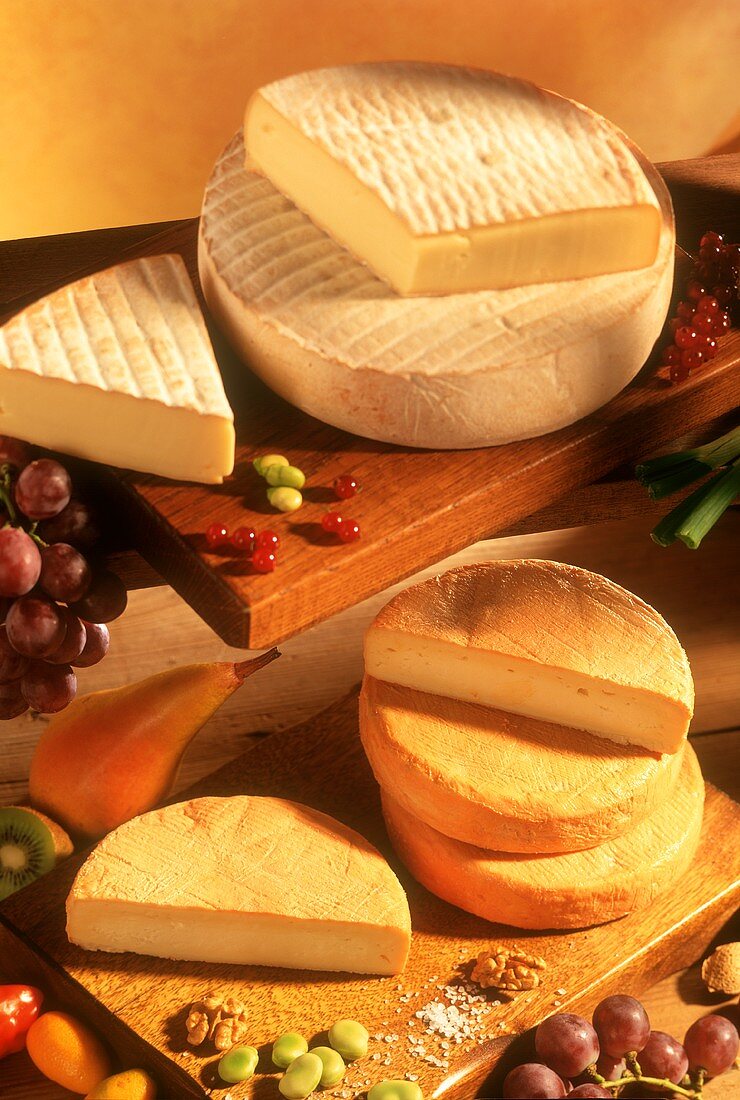 Reblochon and Münster cheese