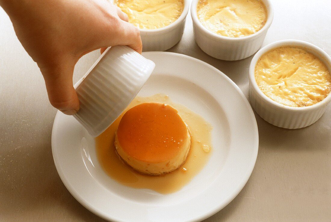 Turning crème caramel out of the mould