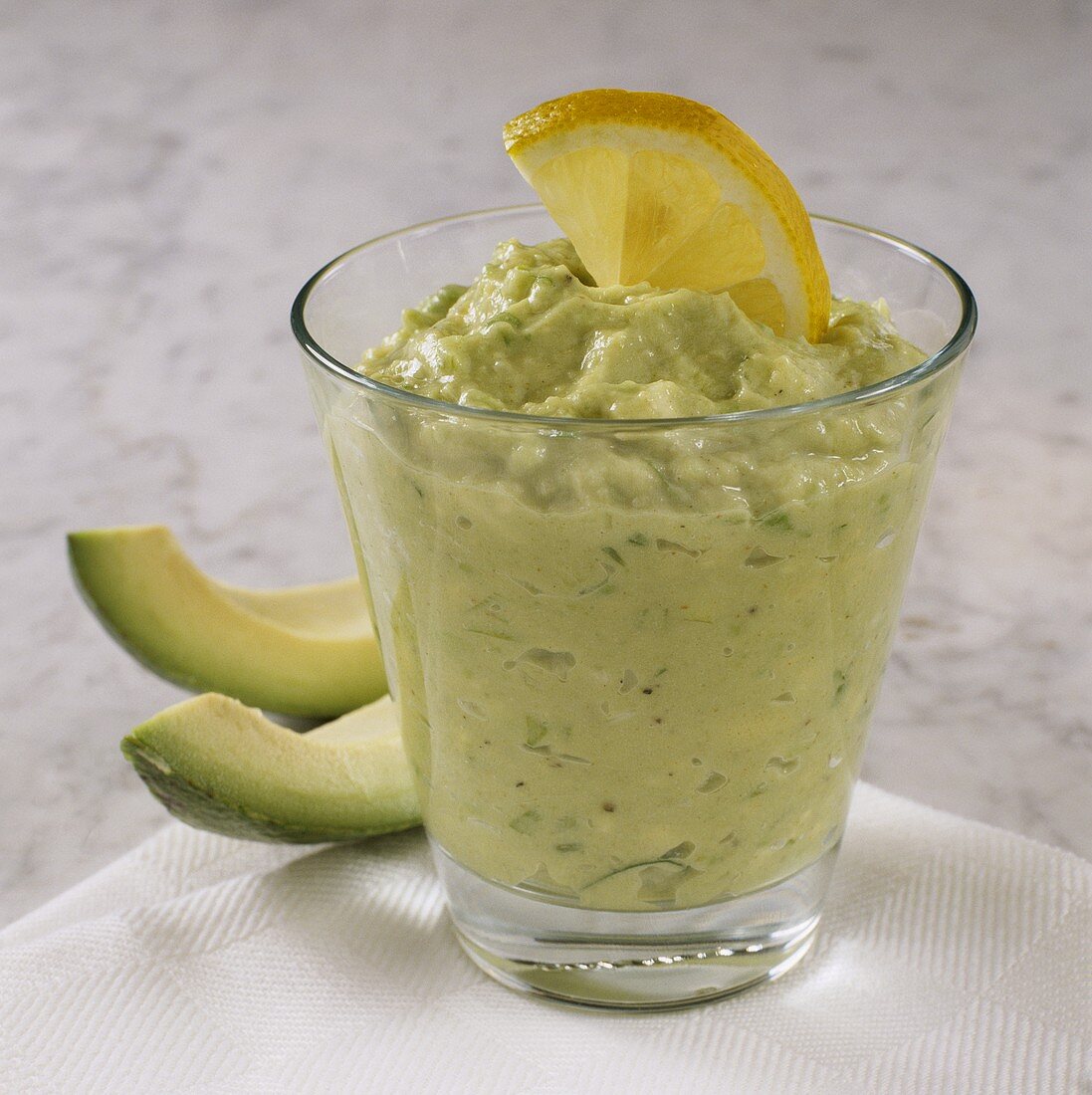 Avocado dip with lemon