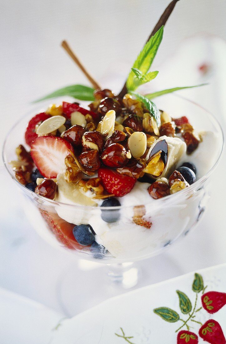Yoghurt with fresh fruit, nuts and honey