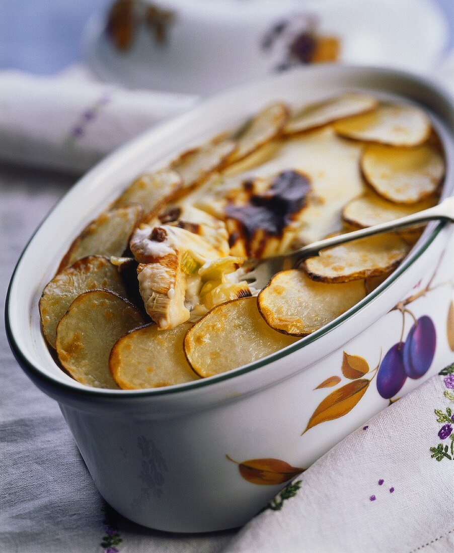 Turkey and leek bake with potato topping