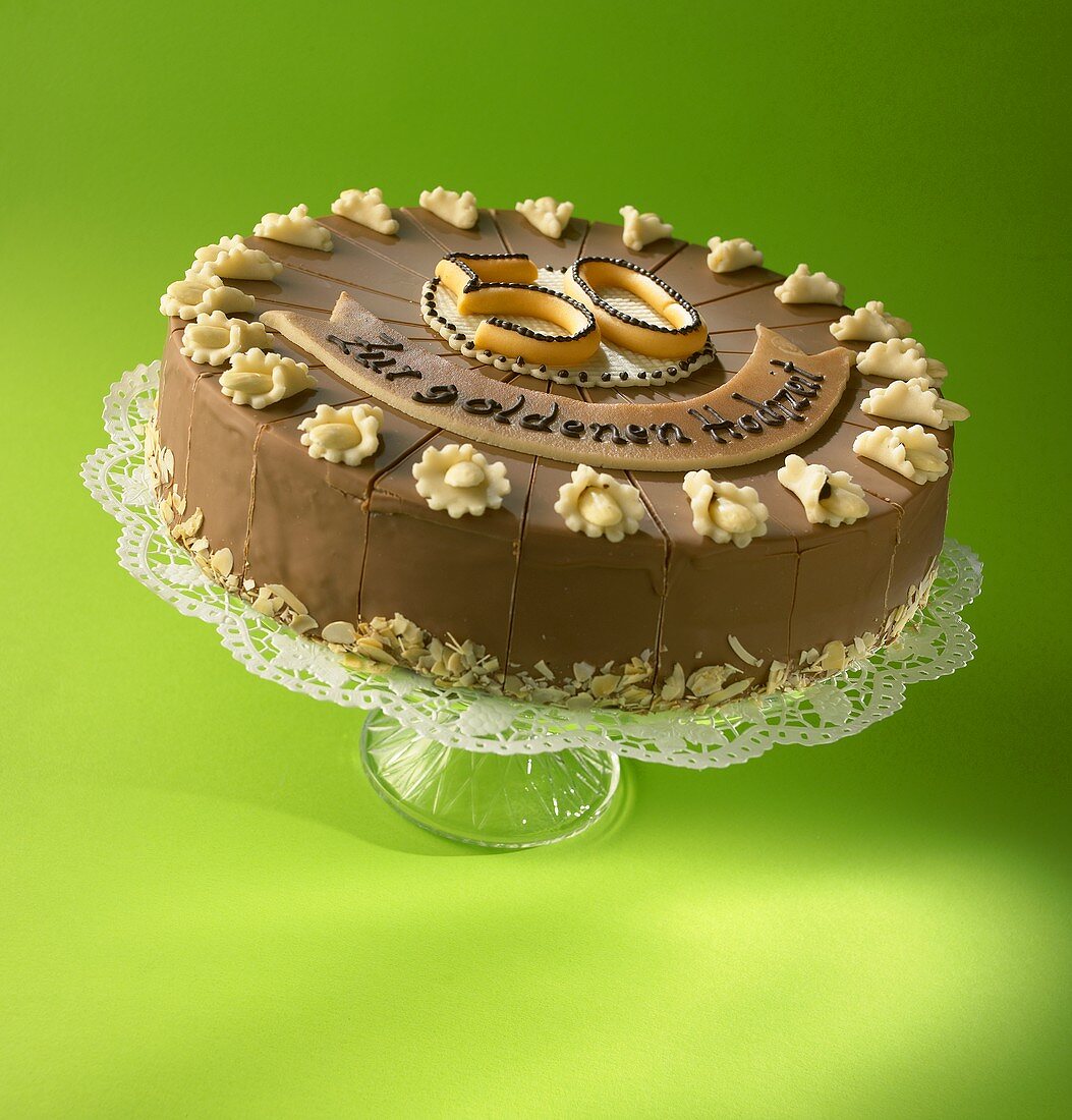 Chocolate cake with 'For your Golden Wedding' (in German)