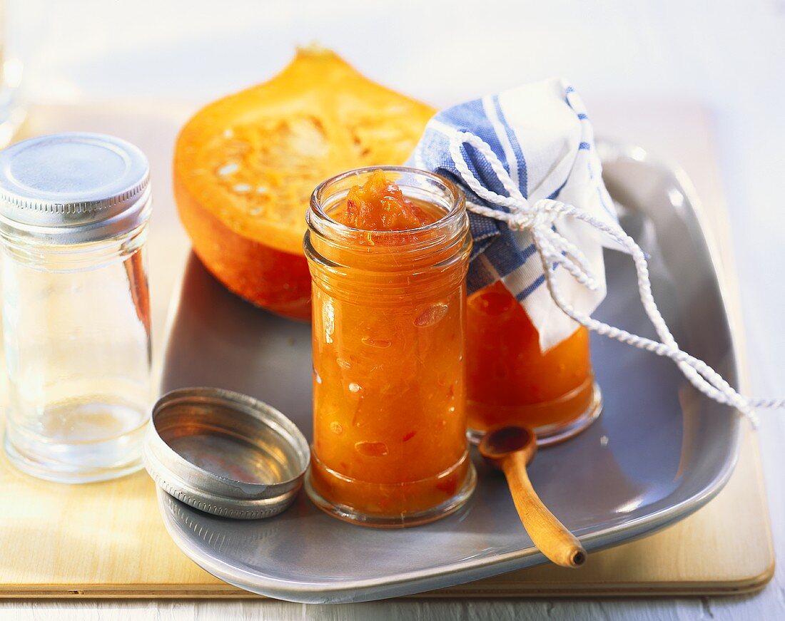 Mango chutney with pumpkin